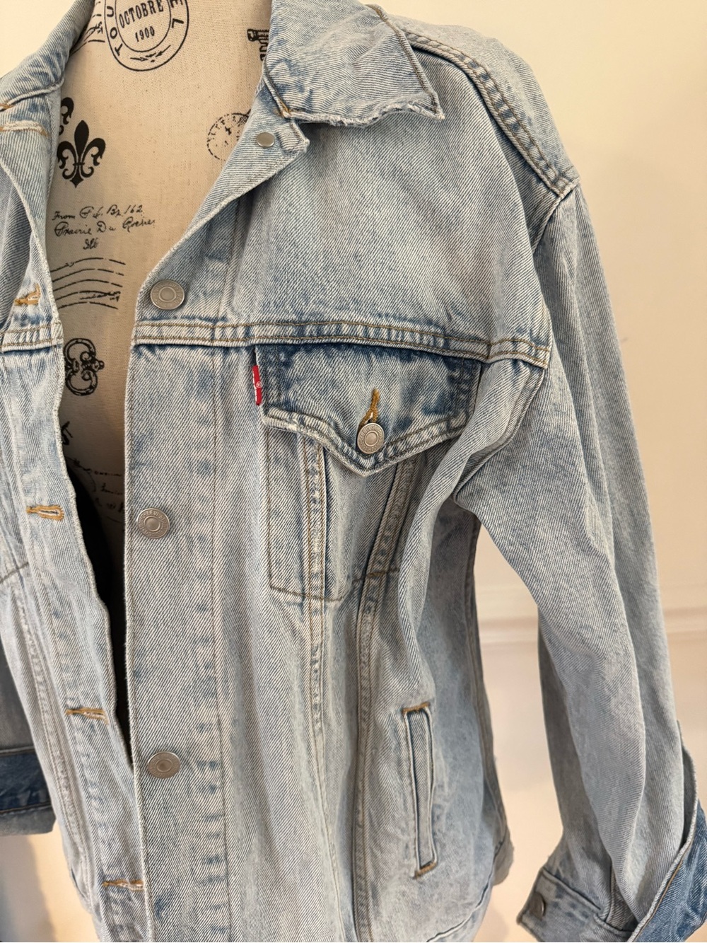 Levi’s denim trucker jacket sz medium - Picture 3 of 6